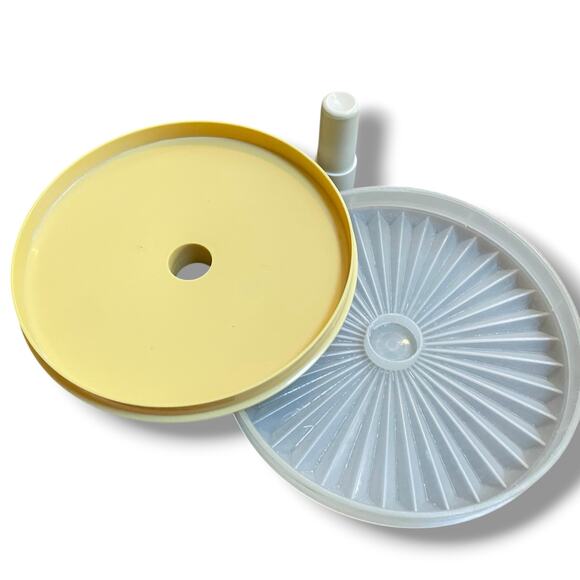 Tupperware Replacement Push Button Lid 802 for 2 Qt Pitcher 800 1575 1676 5.25"D - Picture 7 of 11